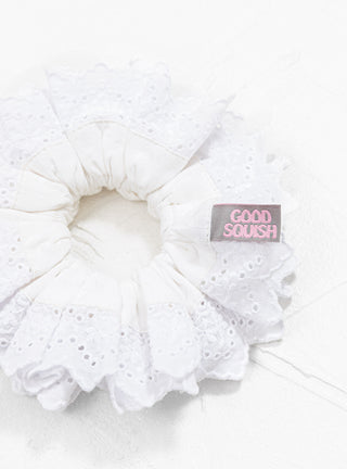 Queen Scrunchie White (Whimsical Upgrade) by Good Squish | Couverture & The Garbstore