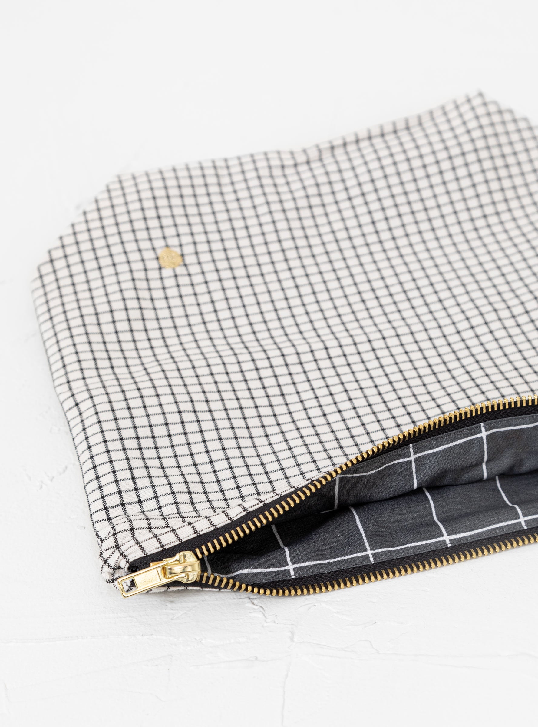 Toiletry Bag GM Black & White Check by La Cerise Sur Le Gateau Couverture & The Garbstore