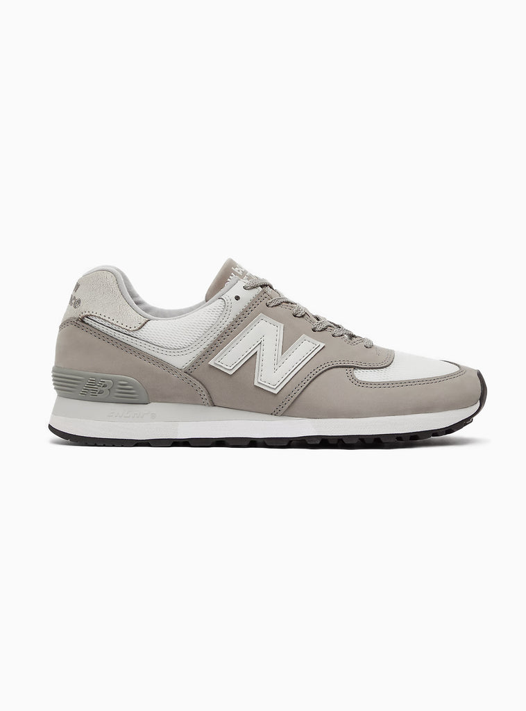 Made in UK 576FLB Sneakers Flint Grey & Star White by New Balance | Couverture & The Garbstore
