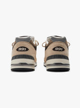 Made in UK M991CGB Pale Khaki & Silver Mink by New Balance | Couverture & The Garbstore