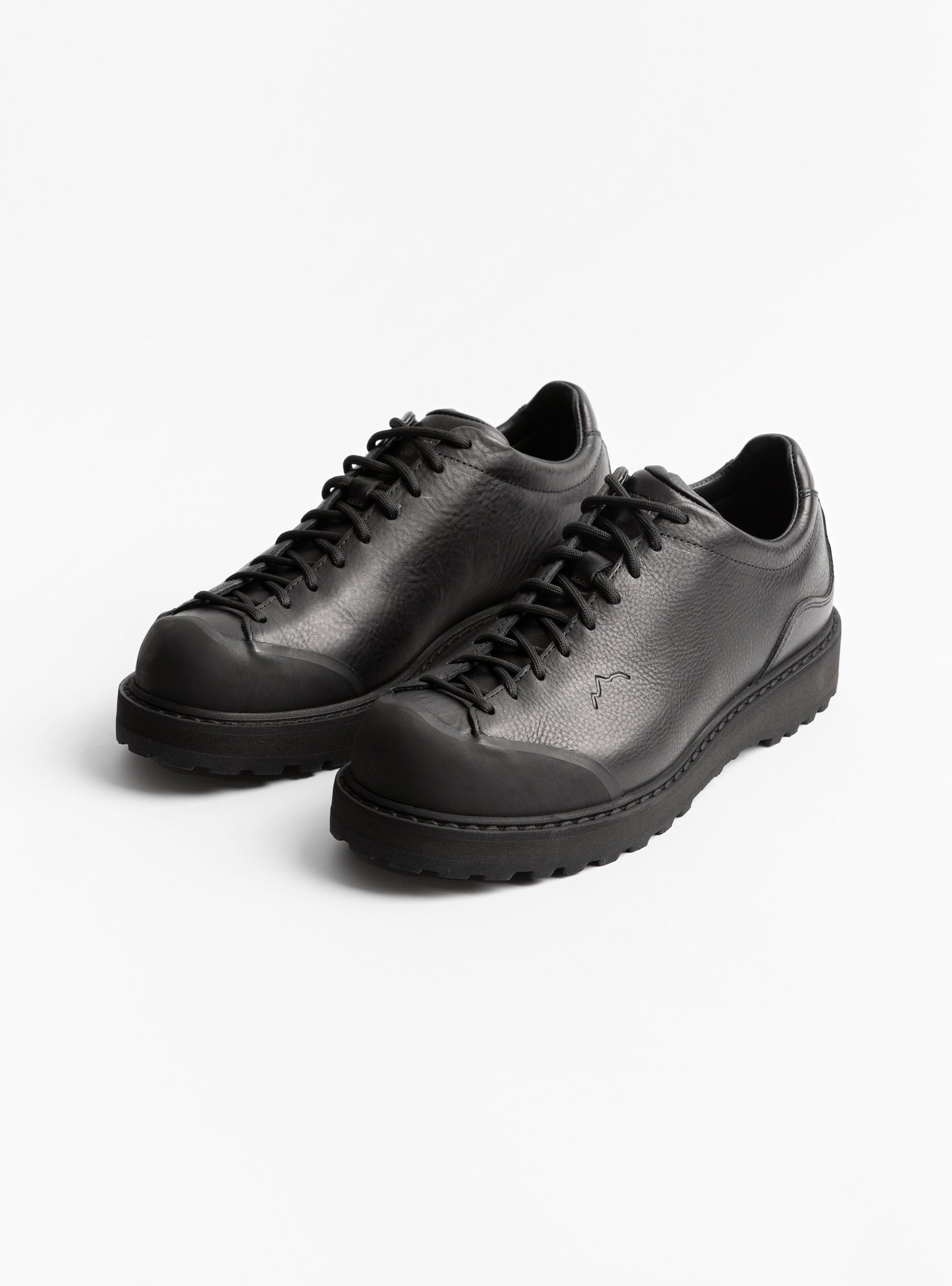 Ampezzo Leather Black by Diemme | Couverture & The Garbstore