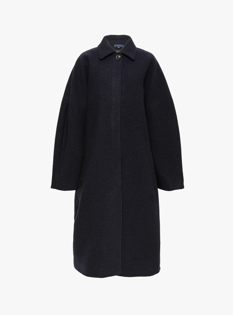 The Guilhem Coat in Deep Navy from Soeur at Couverture & The Garbstore 
Front 