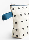 The Mio Ecru Toiletry Bag S from La Cerise Sur Le Gâteau at Couverture & The Garbstore
side 