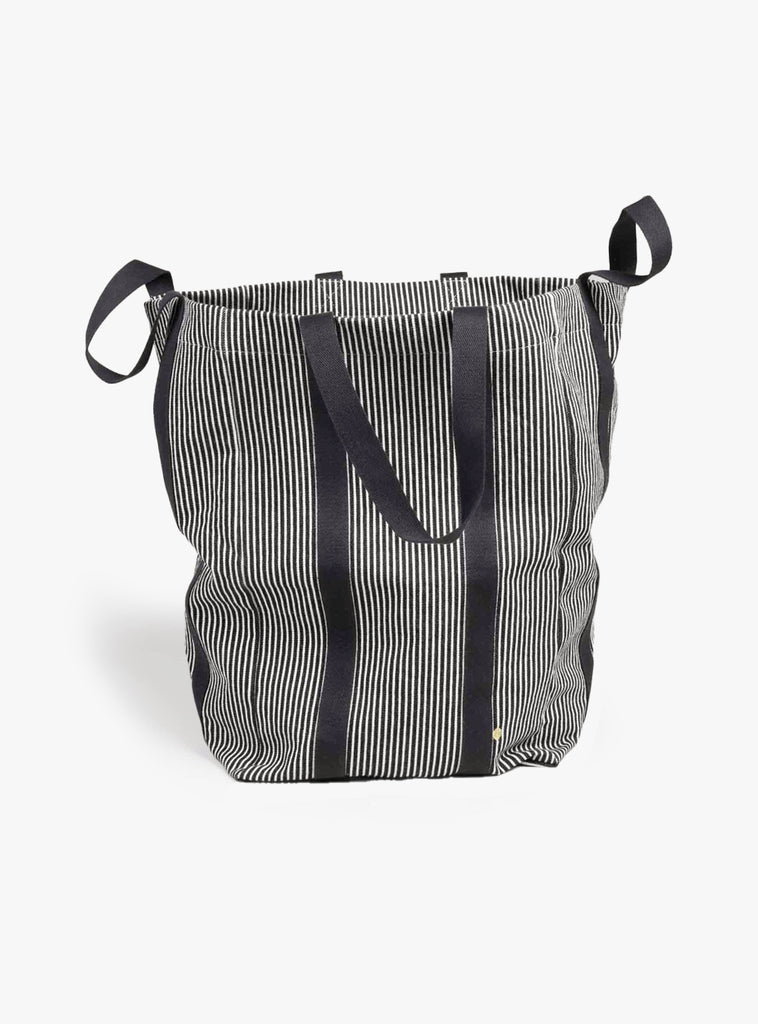 The Poppins Bag Basile Caviar from La Cerise Sur Le Gâteau at Couverture & The Garbstore
frotnt