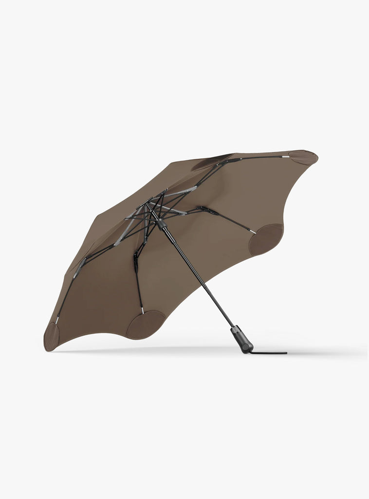 The Metro Umbrella from BLUNT at Couverture & The Garbstore
front 