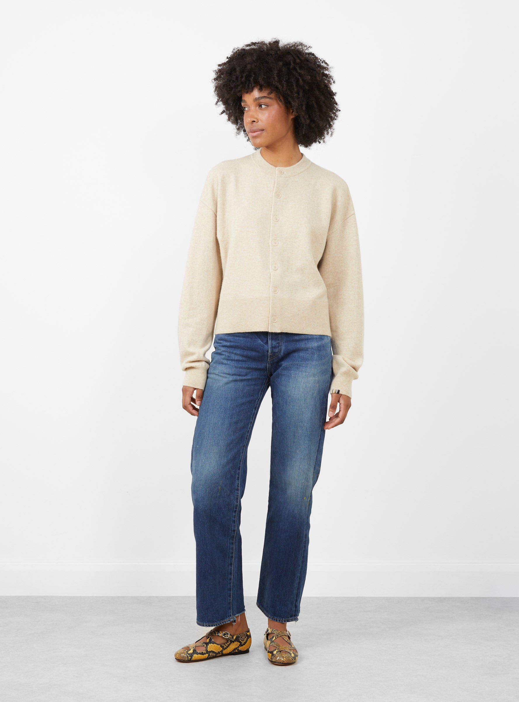 No 170 Chou Cardigan Latte by Extreme Cashmere | Couverture & The No 170 Chou Cardigan Latte by Extreme Cashmere | Couverture & The