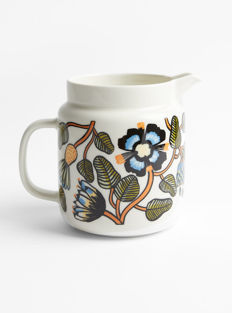 The Oiva Tiara Jug 1.25 l from Marimekko at Couverture & The Garbstore
front 