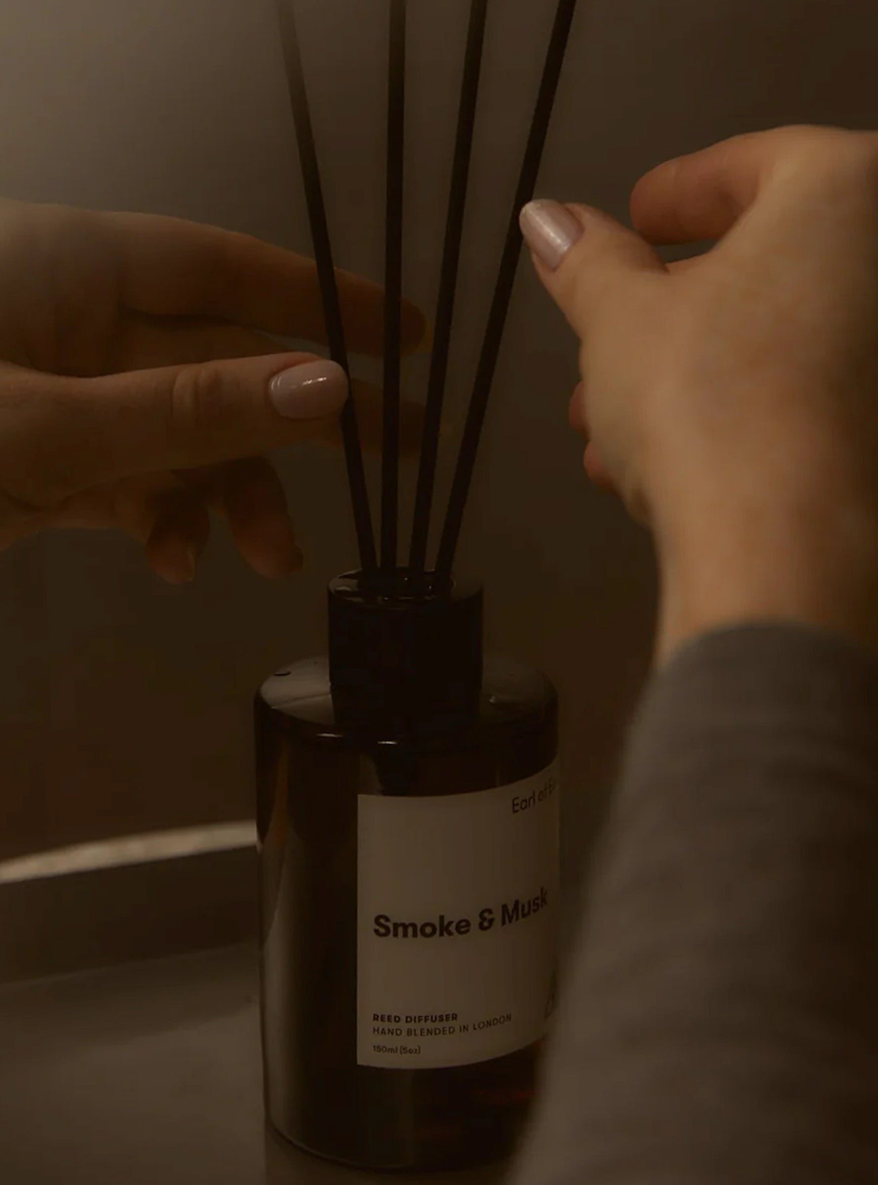 Smoke & Musk Reed Diffuser - Thumbnail 2
