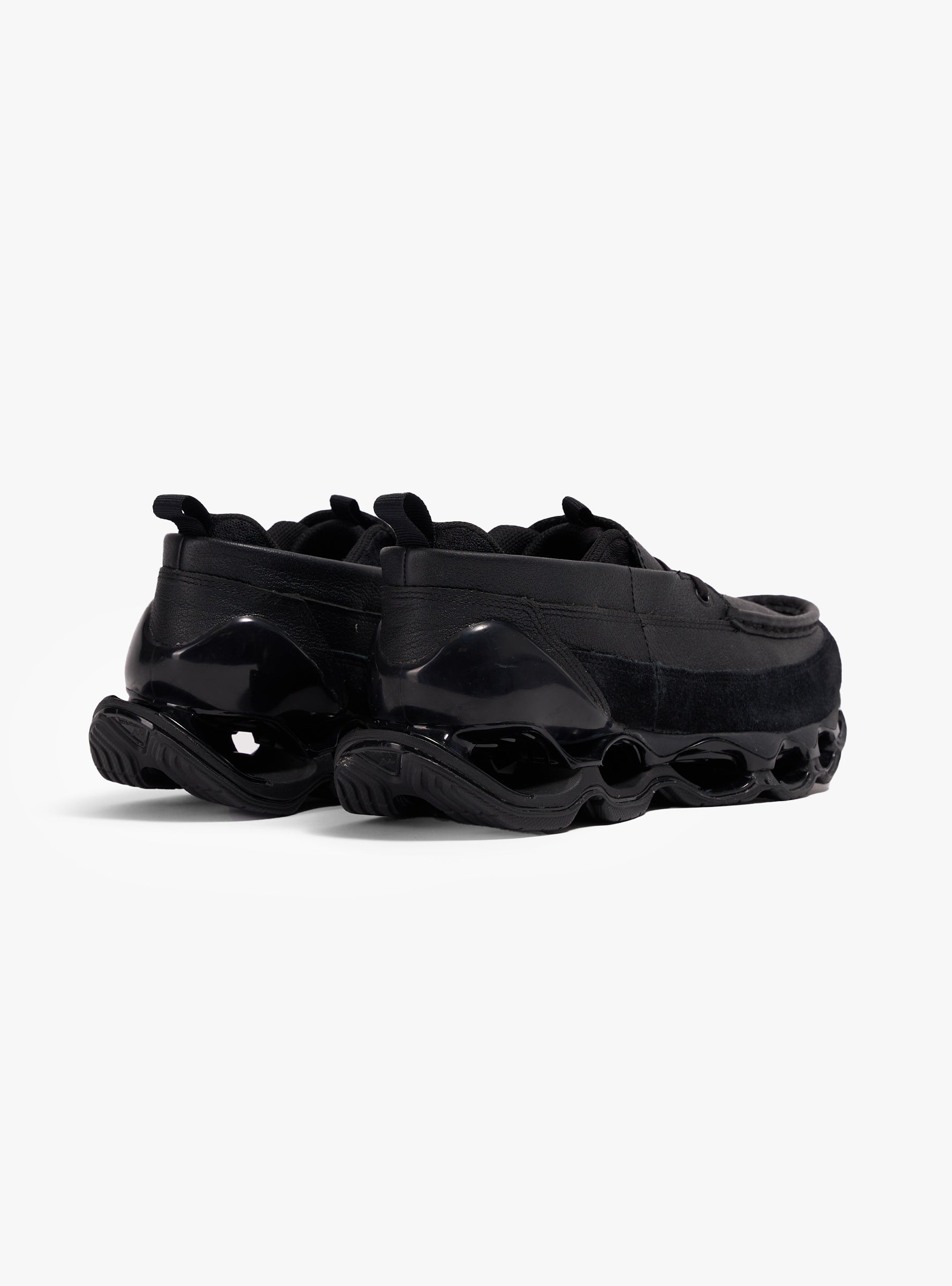Wave Prophecy Moc Black by Mizuno | Couverture & The Garbstore
