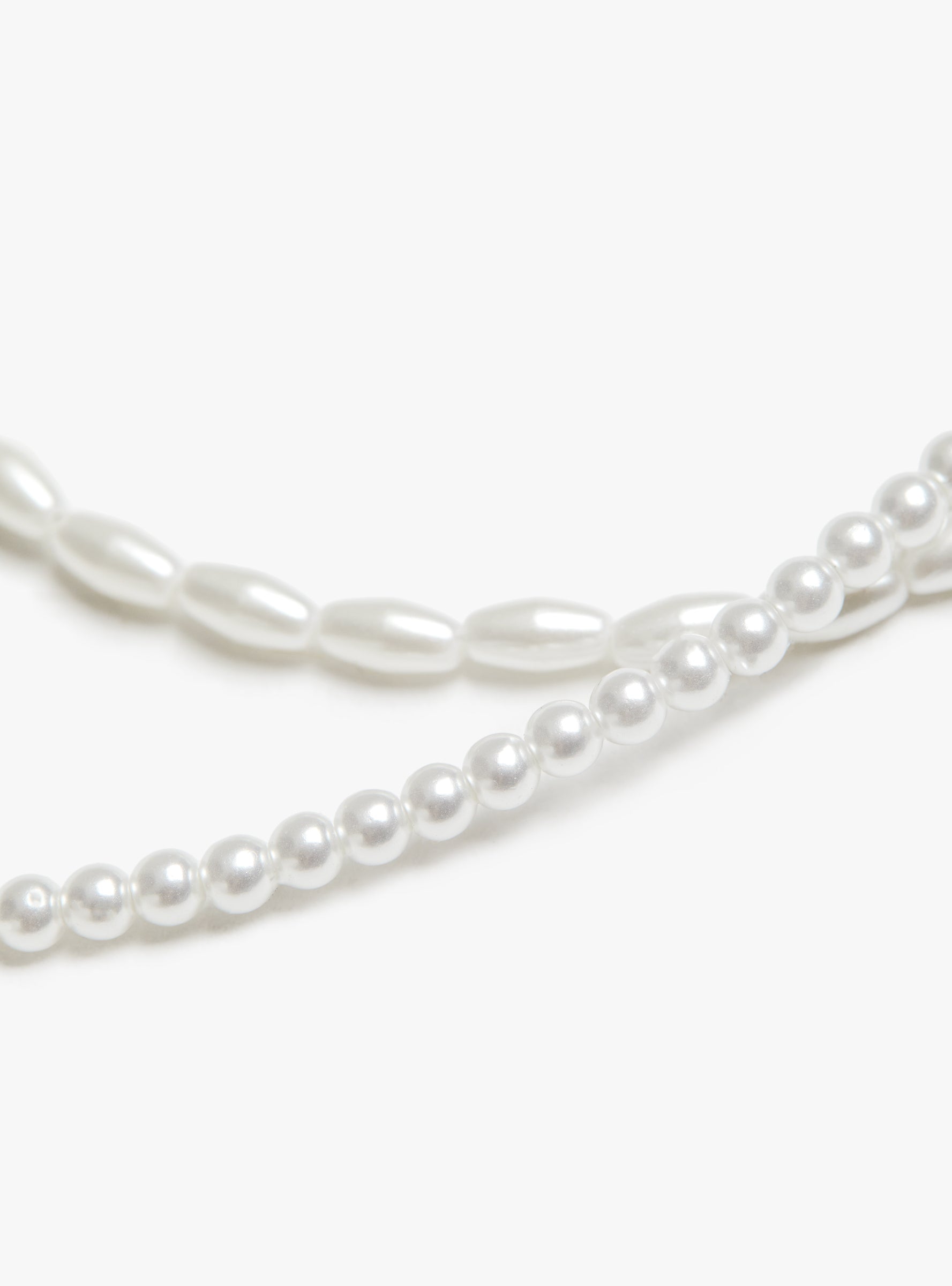Pearl Beads Glasses Chain White Horse KAPITAL ( detial) at Couverture & The Garbstore