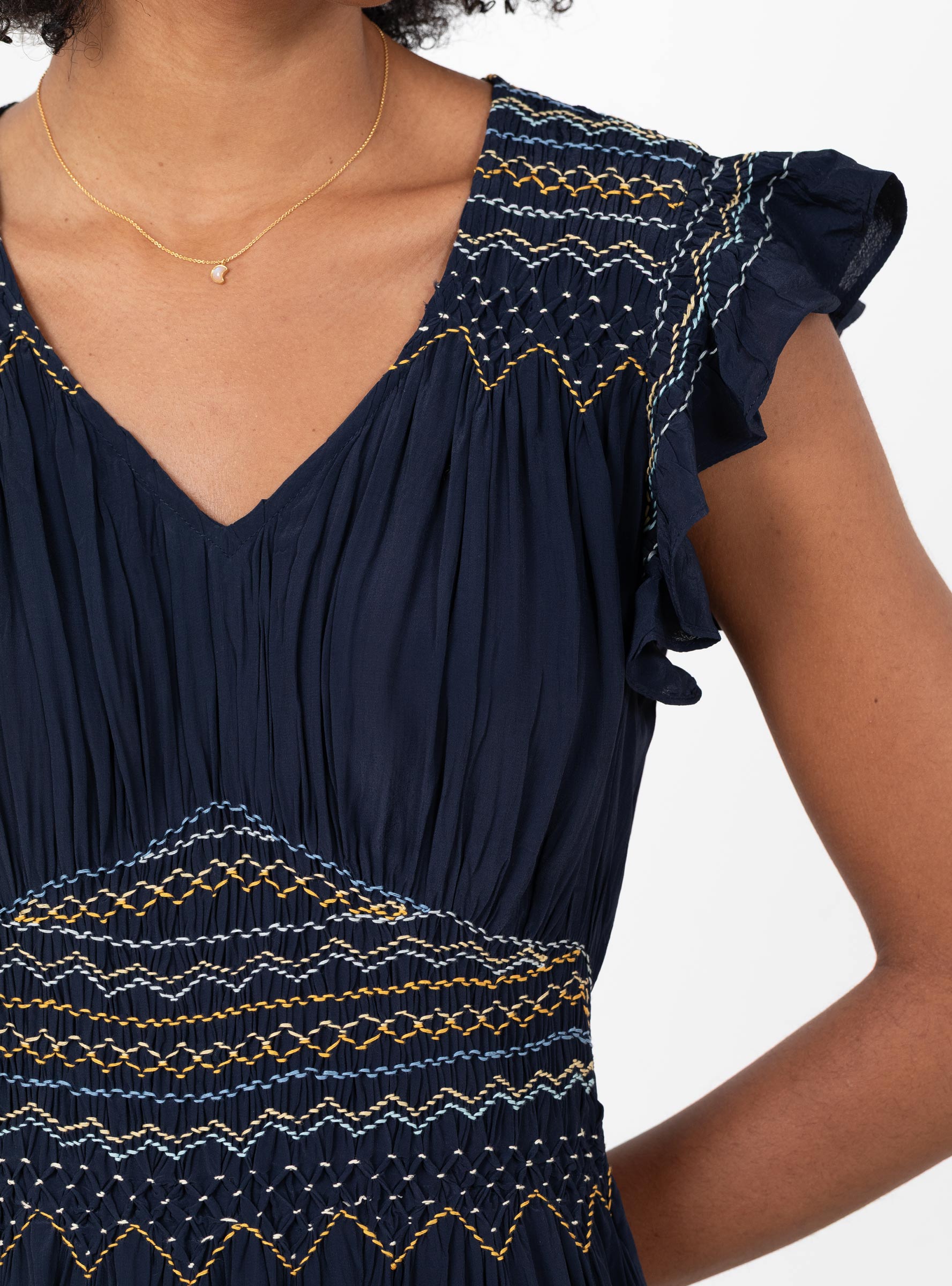 Anthonia Smocking Puff Sleeve Dress Navy-Navy-Sea(model detail) at Couverture & The Garbstore [pos:4.jpg]