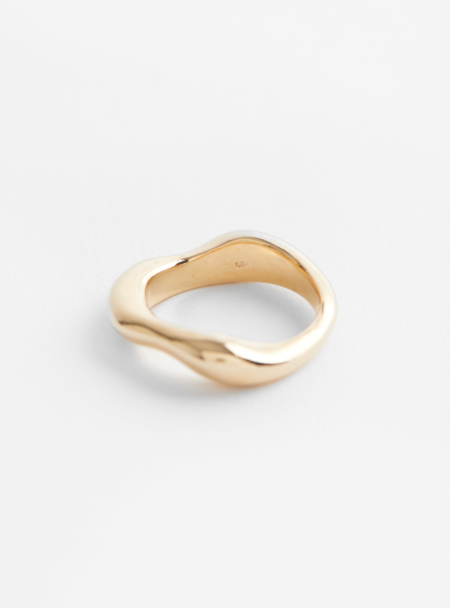 Fine Wavy Ring Gold Plated BrassBrassHR front view at Couverture & The Garbstore