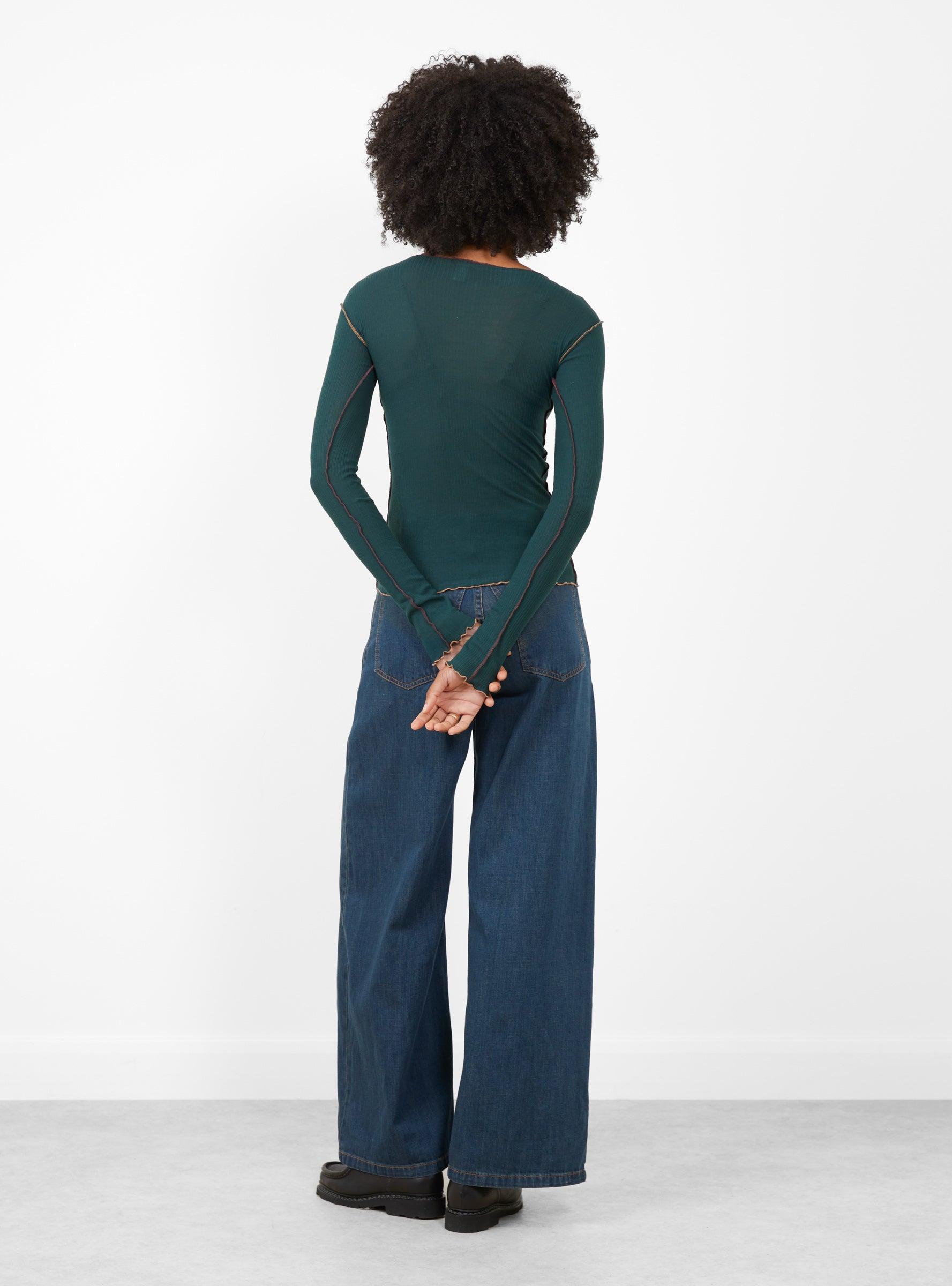 Vein Long Sleeve Tee Hirsu GreenHirsu GreenBASE (model back) at Couverture & The Garbstore [pos:3.jpg]
