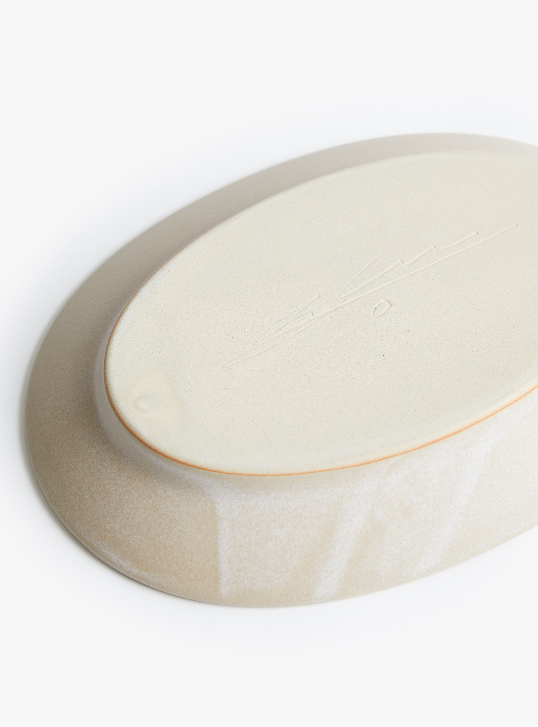 Patina Rim Oval Plate M-Stone Beige-Jiseungmin ceramics(detail 1) at Couverture & The Garbstore