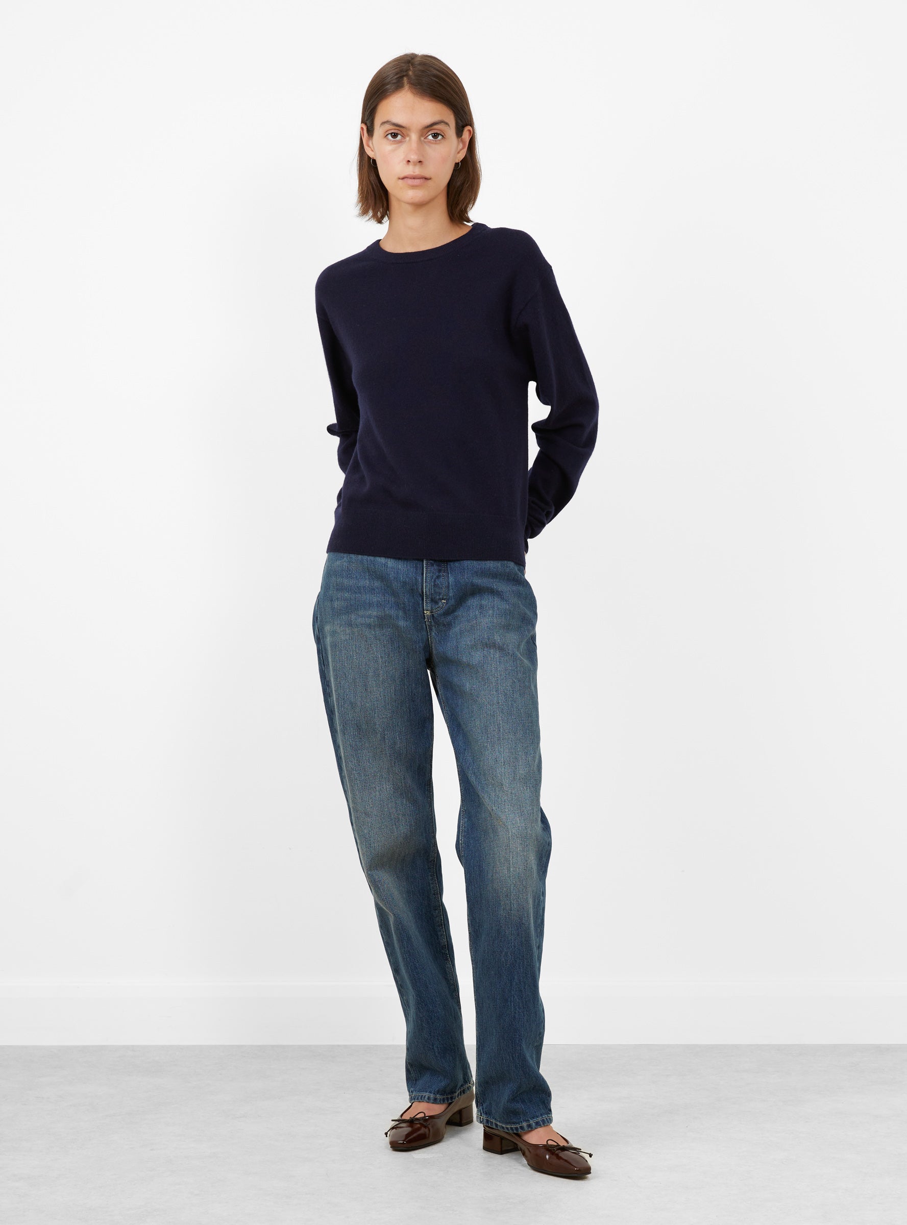 No 475 March Jumper Navy Navy Extreme Cashmere (model front) at Couverture & The Garbstore