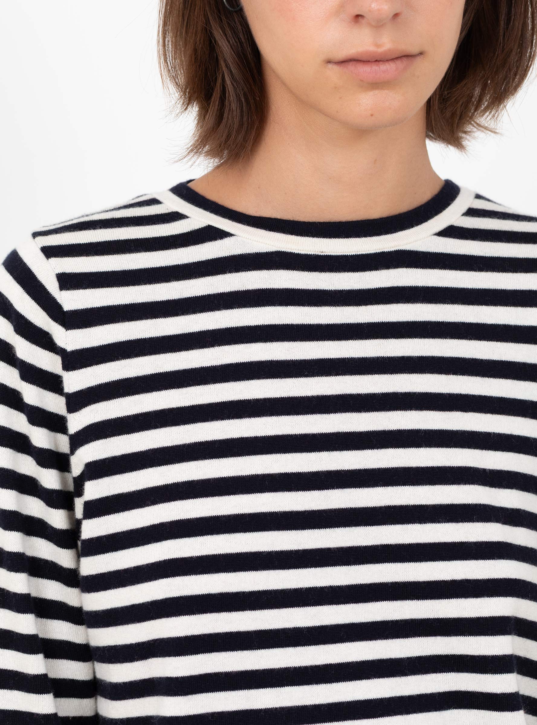 No 451 Lisa Long Sleeve T-Shirt Breton Breton Extreme Cashmere (model close up) at Couverture & The Garbstore