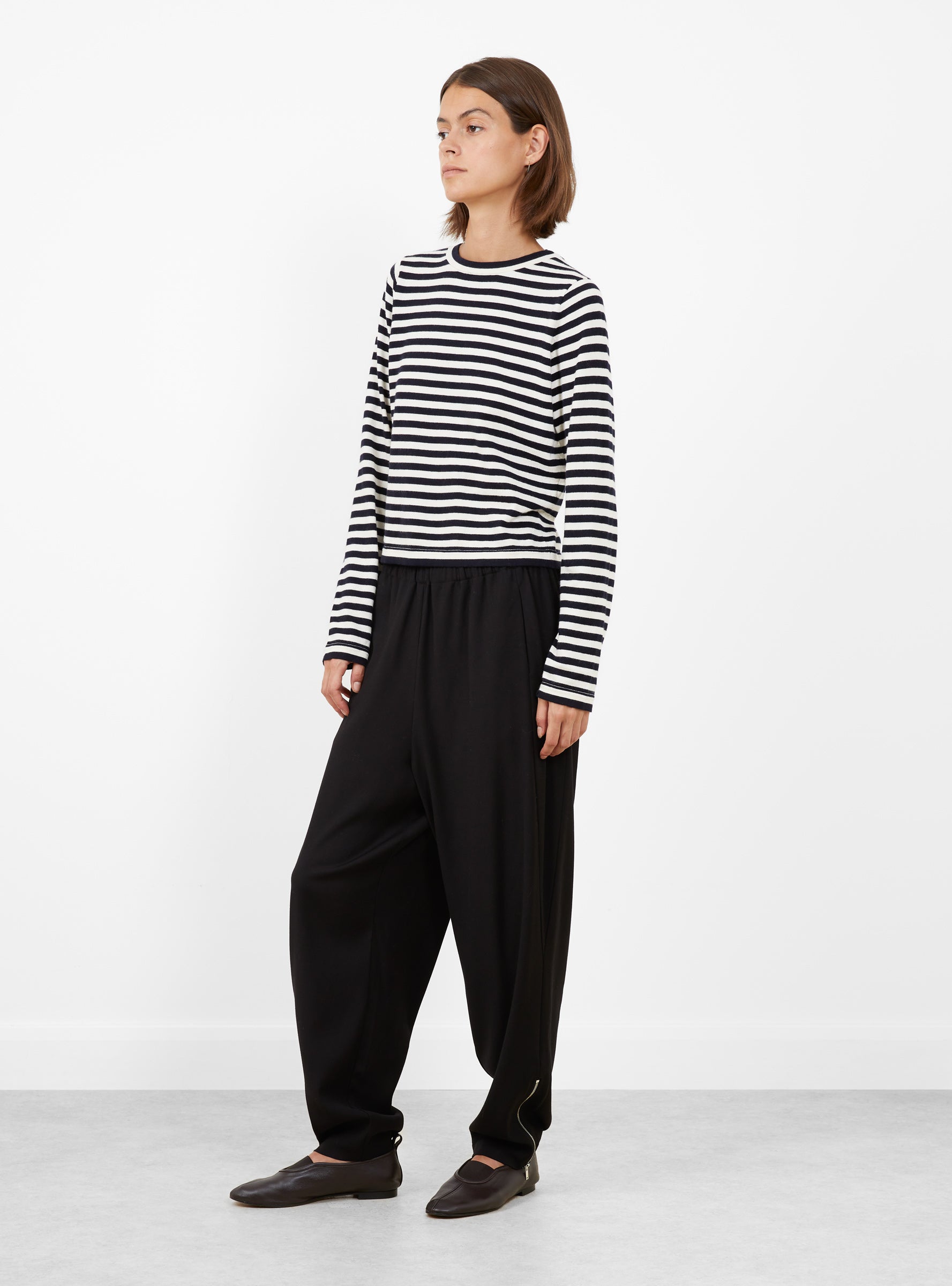 No 451 Lisa Long Sleeve T-Shirt Breton Breton Extreme Cashmere (model side) at Couverture & The Garbstore