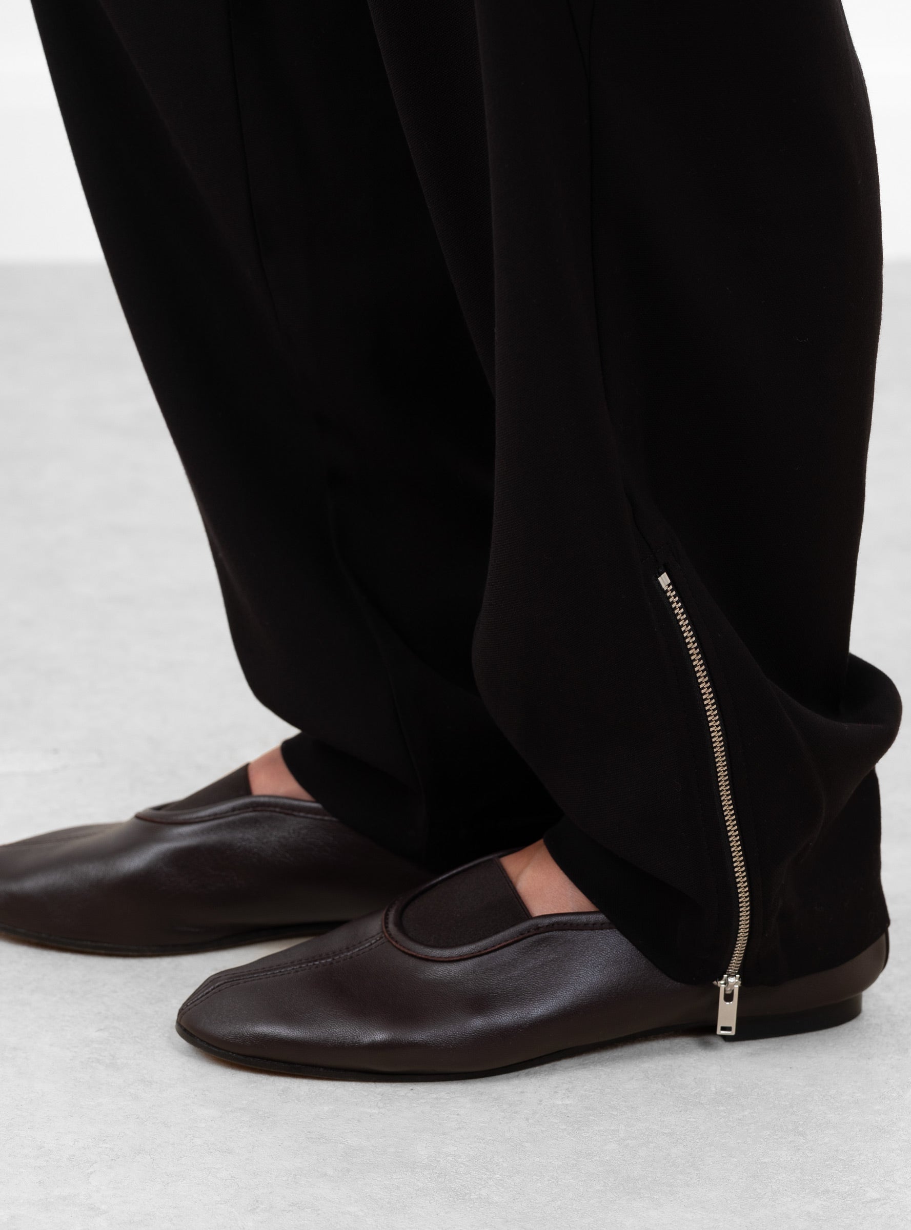 Lounge Pants Black Black CORDERA (model close up) at Couverture & The Garbstore