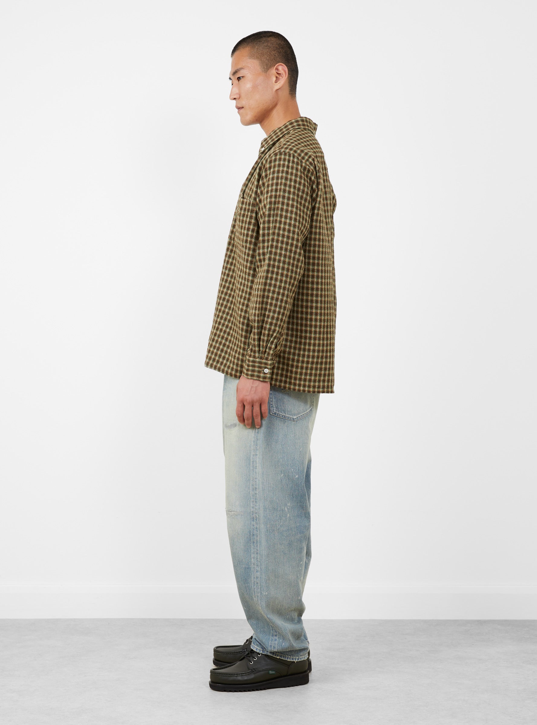 No.37 Washed Wide Denim Pants Bleach A.PRESSE (model side) at Couverture & The Garbstore