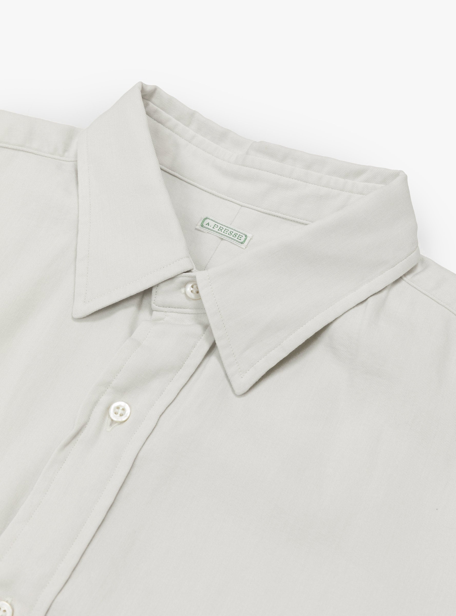 Double Weave Regular Collar Shirt Ecru A.PRESSE (collar close up) at Couverture & The Garbstore