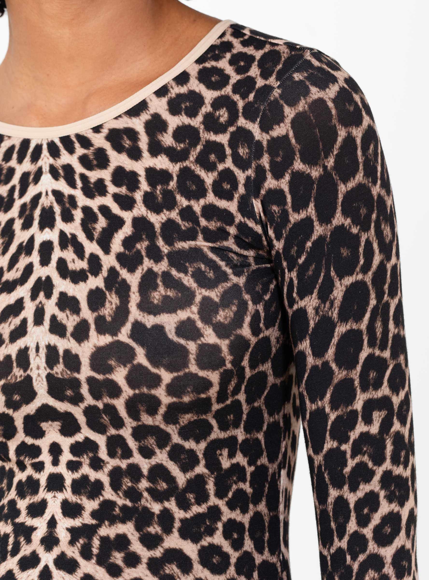 Emily Long Sleeve Tee Leopard Leopard Baserange (model clsoe up) at Couverture & The Garbstore
