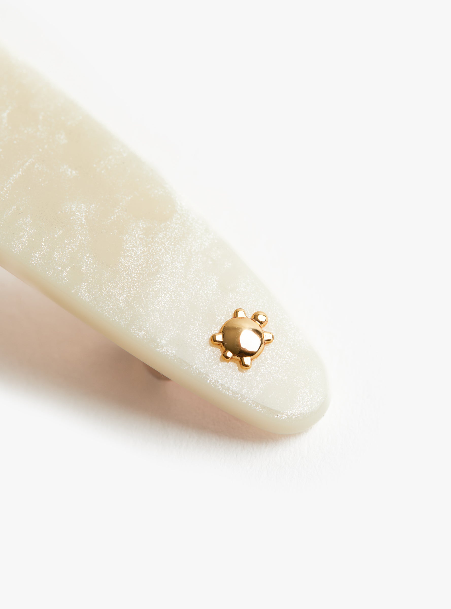 Mila Barrette Pearly Pearly TURTLE STORY (logo detail) at Couverture & The Garbstore