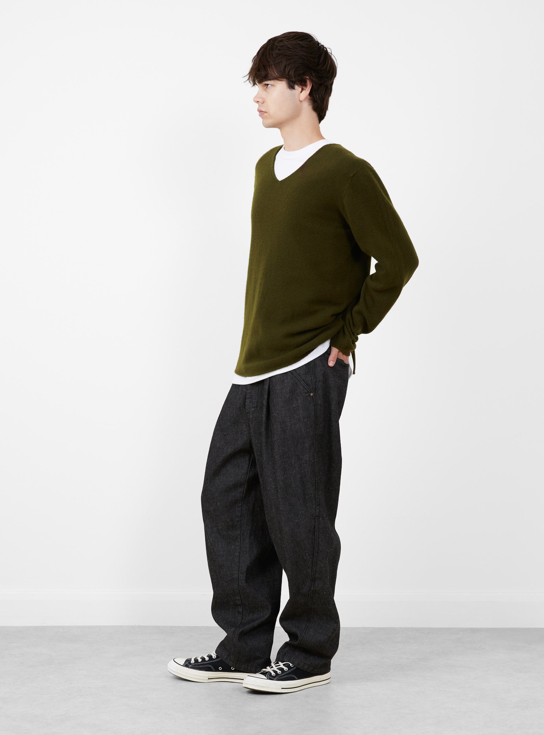 Seamless Lambswool V-Neck Tunic Military Green TDR (modle side) at Couverture & The Garbstore