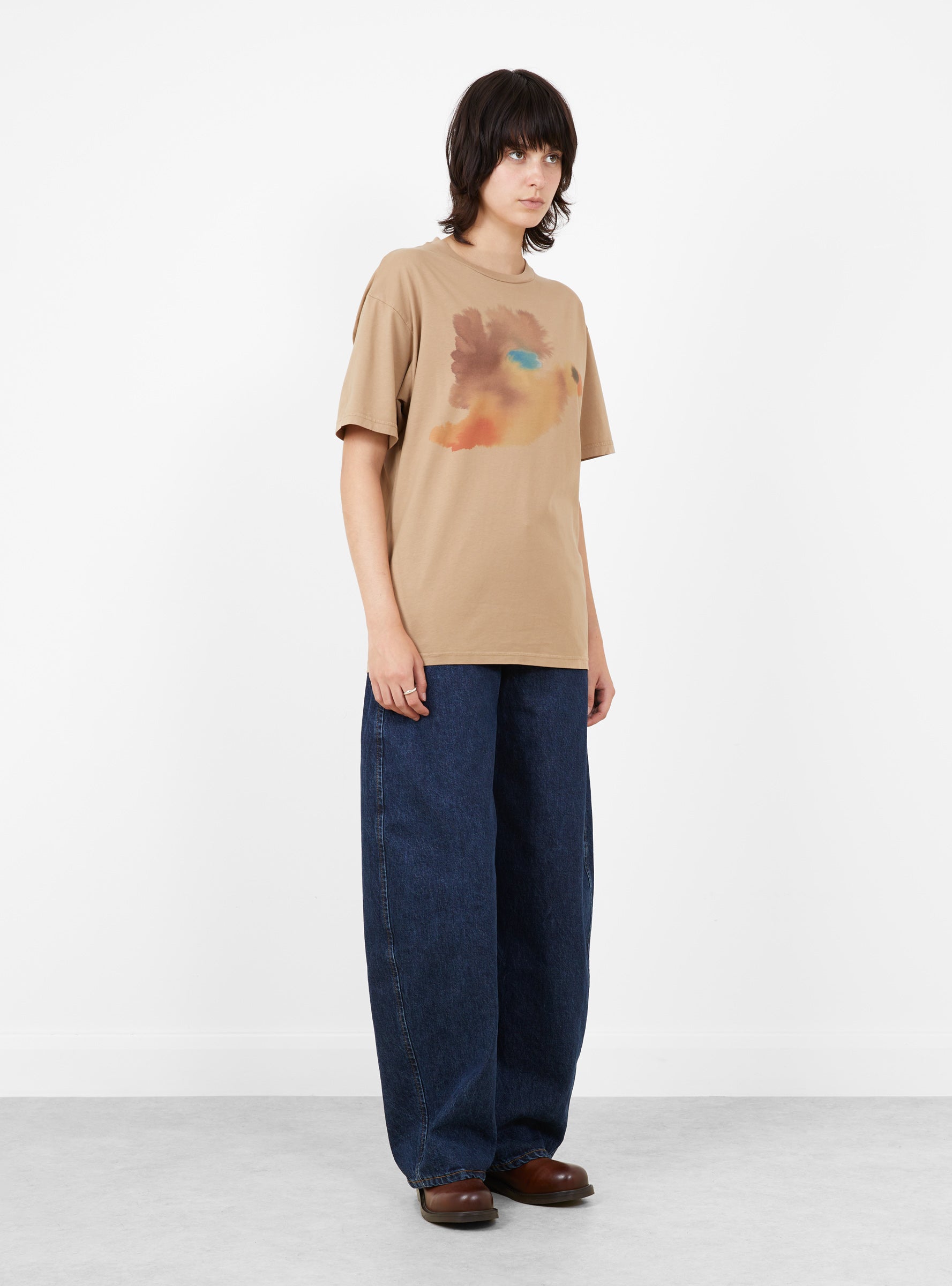 Goose T-Shirt Brown Brown WILD ANIMALS (model side) at Couverture & The Garbstore