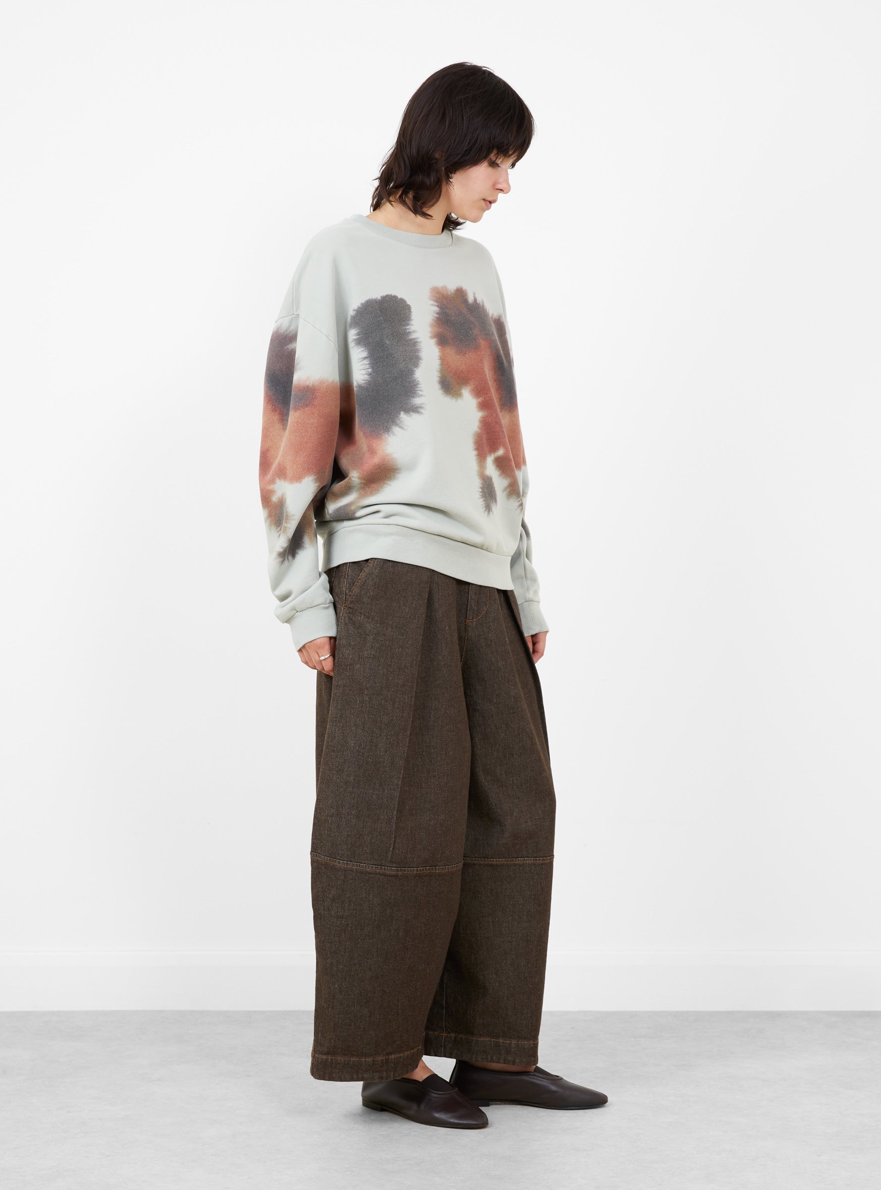 Horse Sweatshirt Cream Cream WILD ANIMALS (model side) at Couverture & The Garbstore