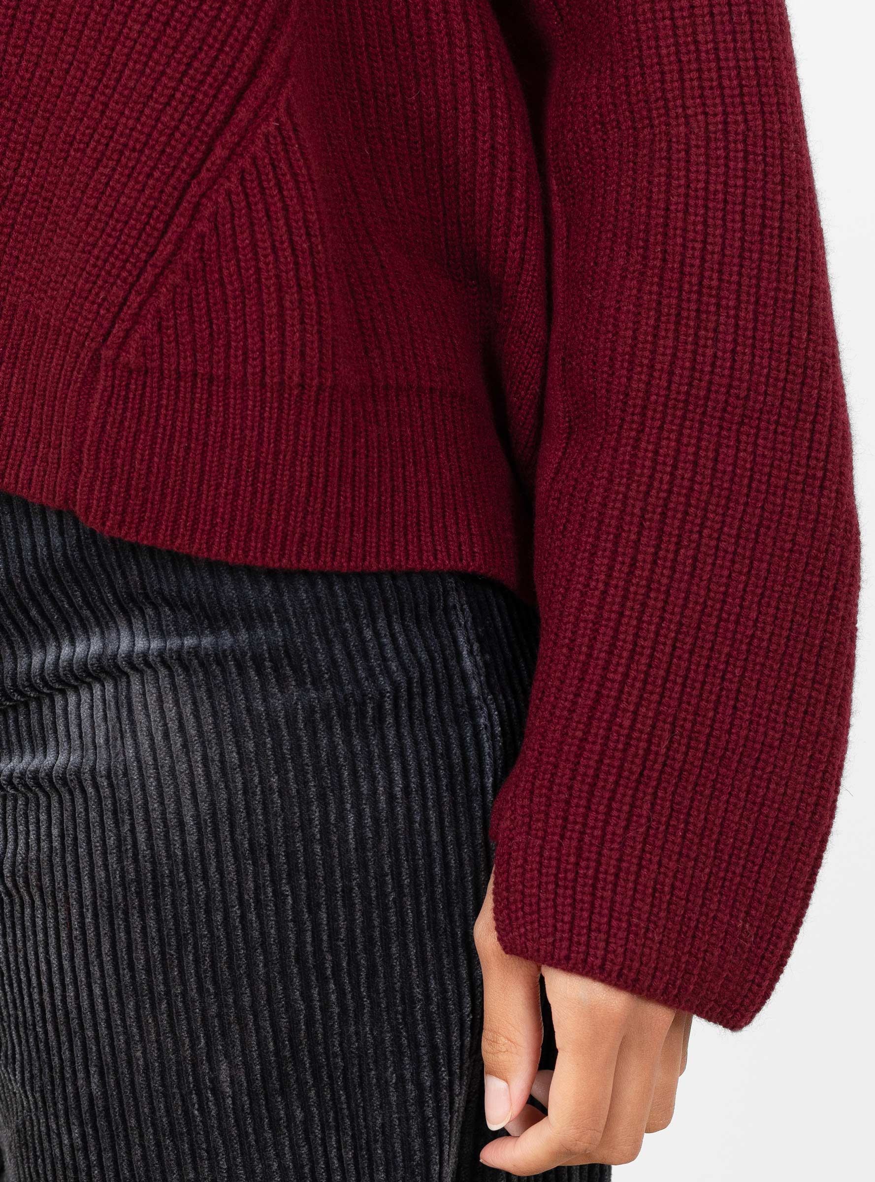 Dorou Knit Wine Wine BELLEROSE (fabric detail) at Couverture & The Garbstore