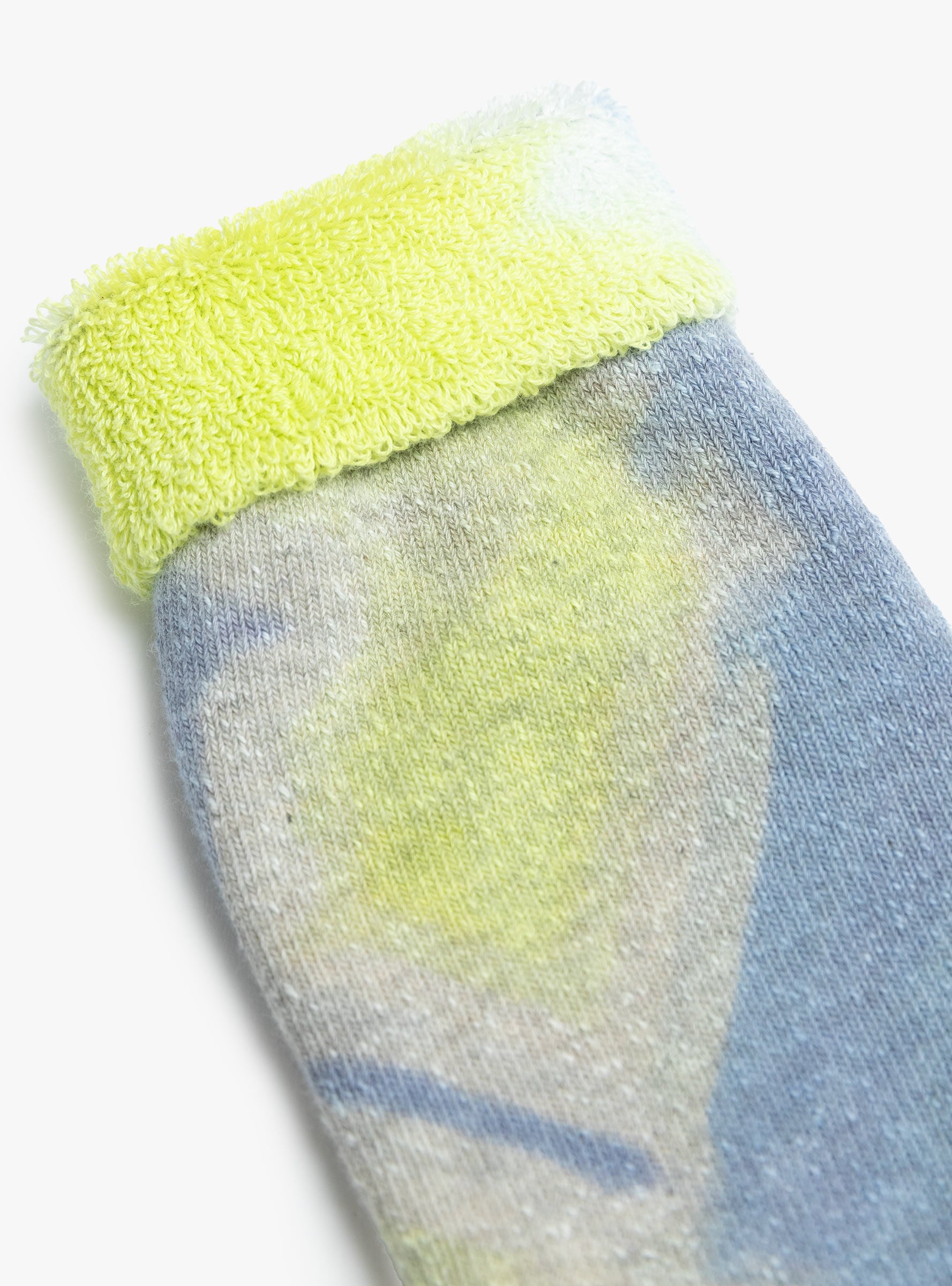 Tie Dye Pile Socks Lime & Blue ROTOTO (fabric detail) at Couverture & The Garbstore
