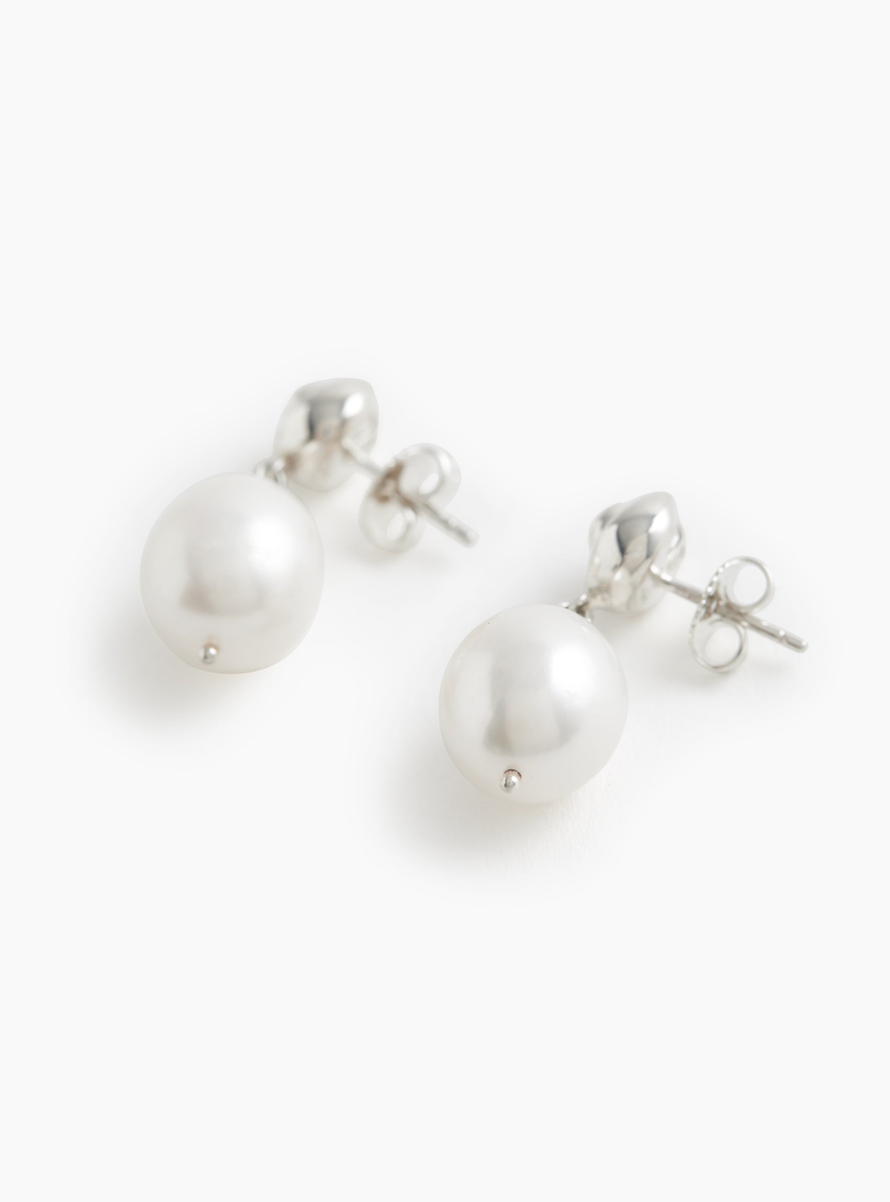 Caracol Pearl Drop Earrings Silver Silver Daniella Samper (back) at Couverture & The Garbstore