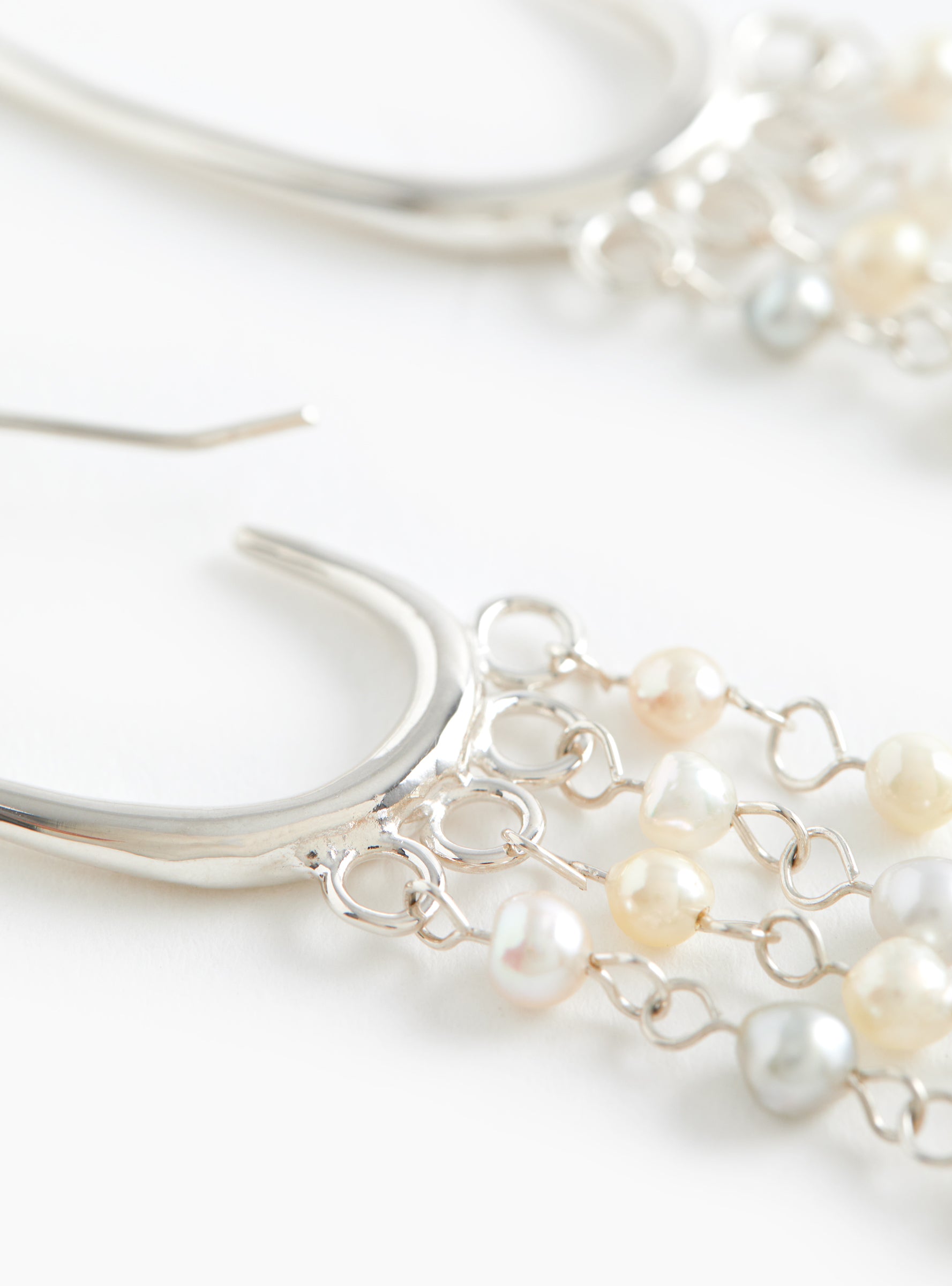Rain Earrings Akoyo Pearl Akoyo Pearl Daniella Samper (detail) at Couverture & The Garbstore