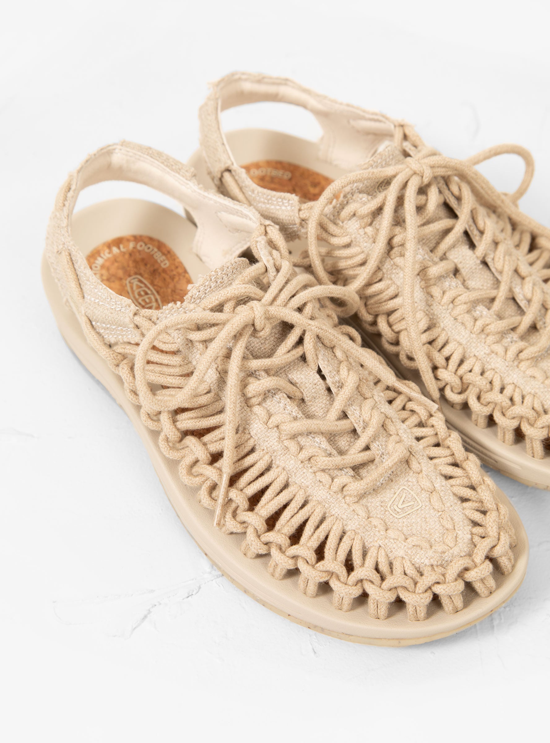 x Skall Studio UNEEK Canvas Sandals Natural by KEEN | Couverture & The ...