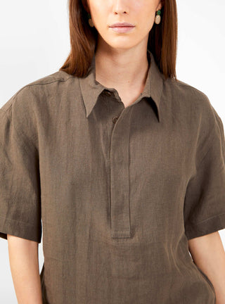 Linen Polo Shirt Dark Oak by 7115 by Szeki by Couverture & The Garbstore