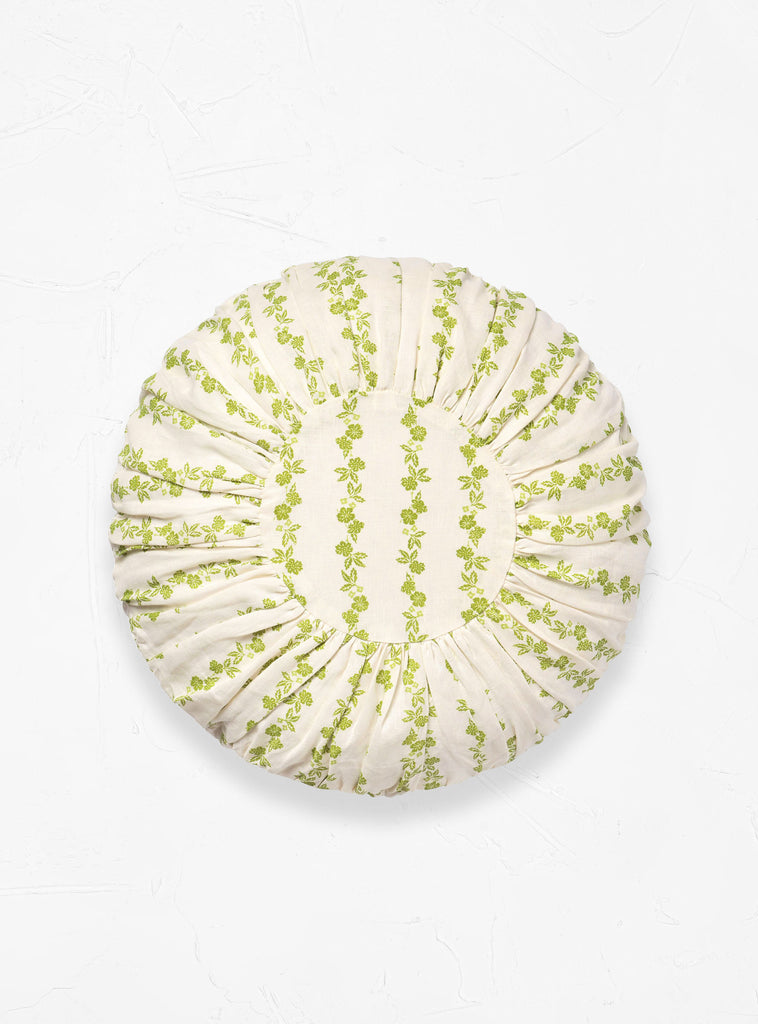 Seppele Round Cushion White & Peridot Green by Projektityyny | Couverture & The Garbstore
