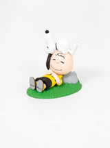 Napping Charlie Brown & Snoopy by MEDICOM TOY | Couverture & The Garbstore