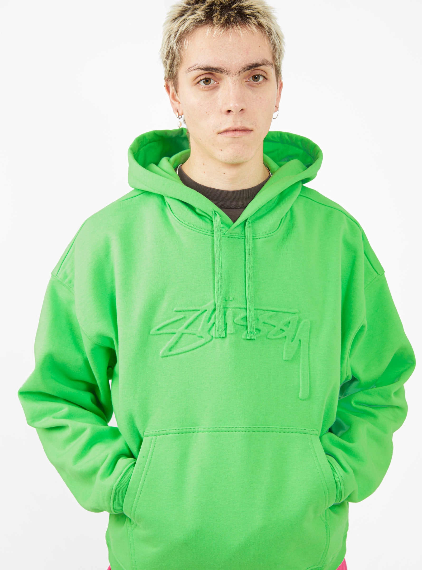 https://www.couvertureandthegarbstore.com/cdn/shop/products/30168817-Relaxed-Oversized-Hoodie-Green-Stussy-5.jpg?v=1676636918