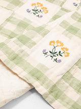 Leinikki Gingham Embroidered Quilt Pistachio Green by Projektityyny | Couverture & The Garbstore