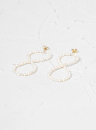 Infinity Pearl Earrings Yellow Gold by Saskia Diez | Couverture & The Garbstore