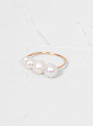 Drop Pearl Ring Warm Gold by Saskia Diez | Couverture & The Garbstore