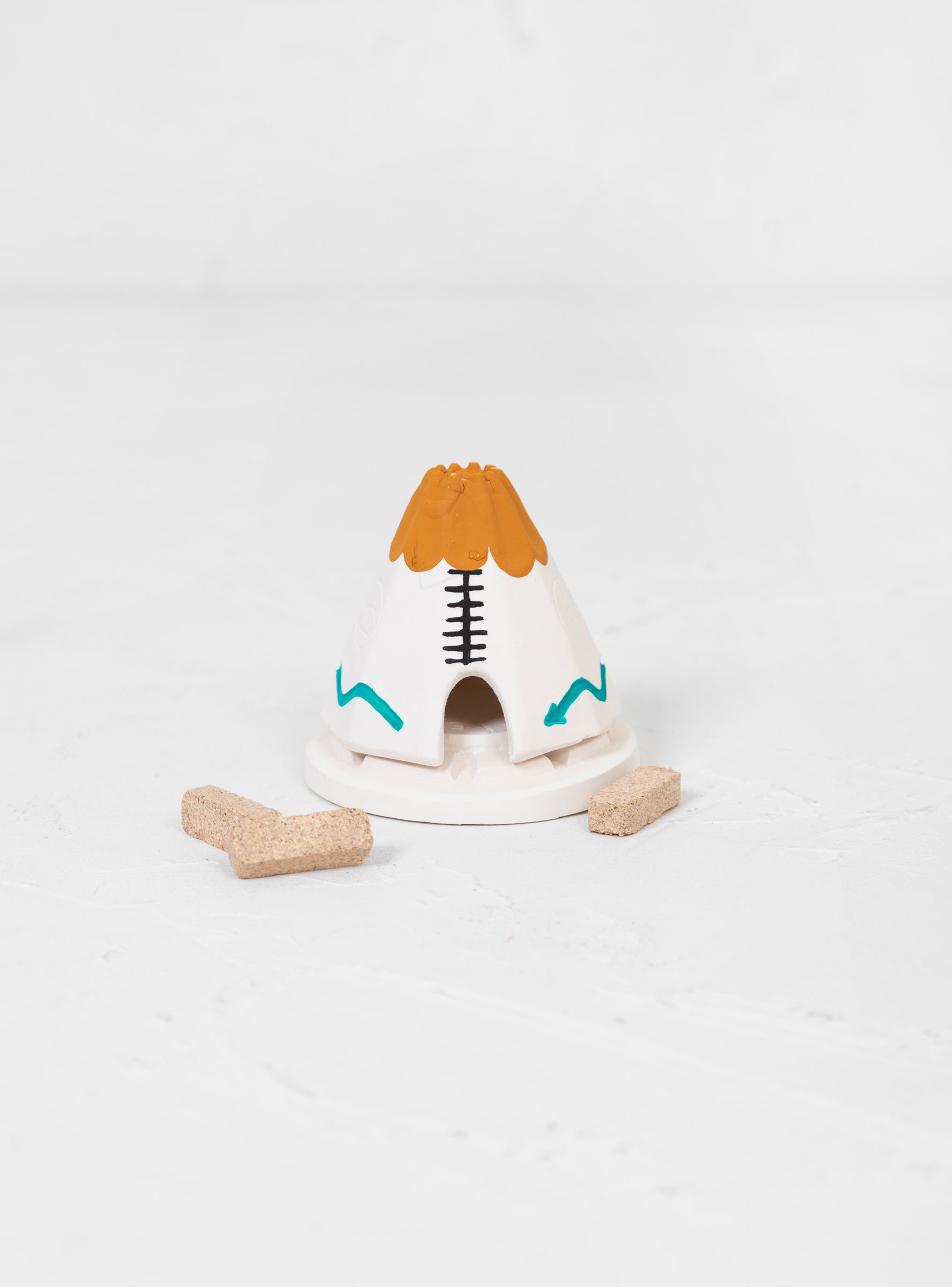 Teepee Incense Burner White by Incienso De Santa Fe | Couverture & The Garbstore