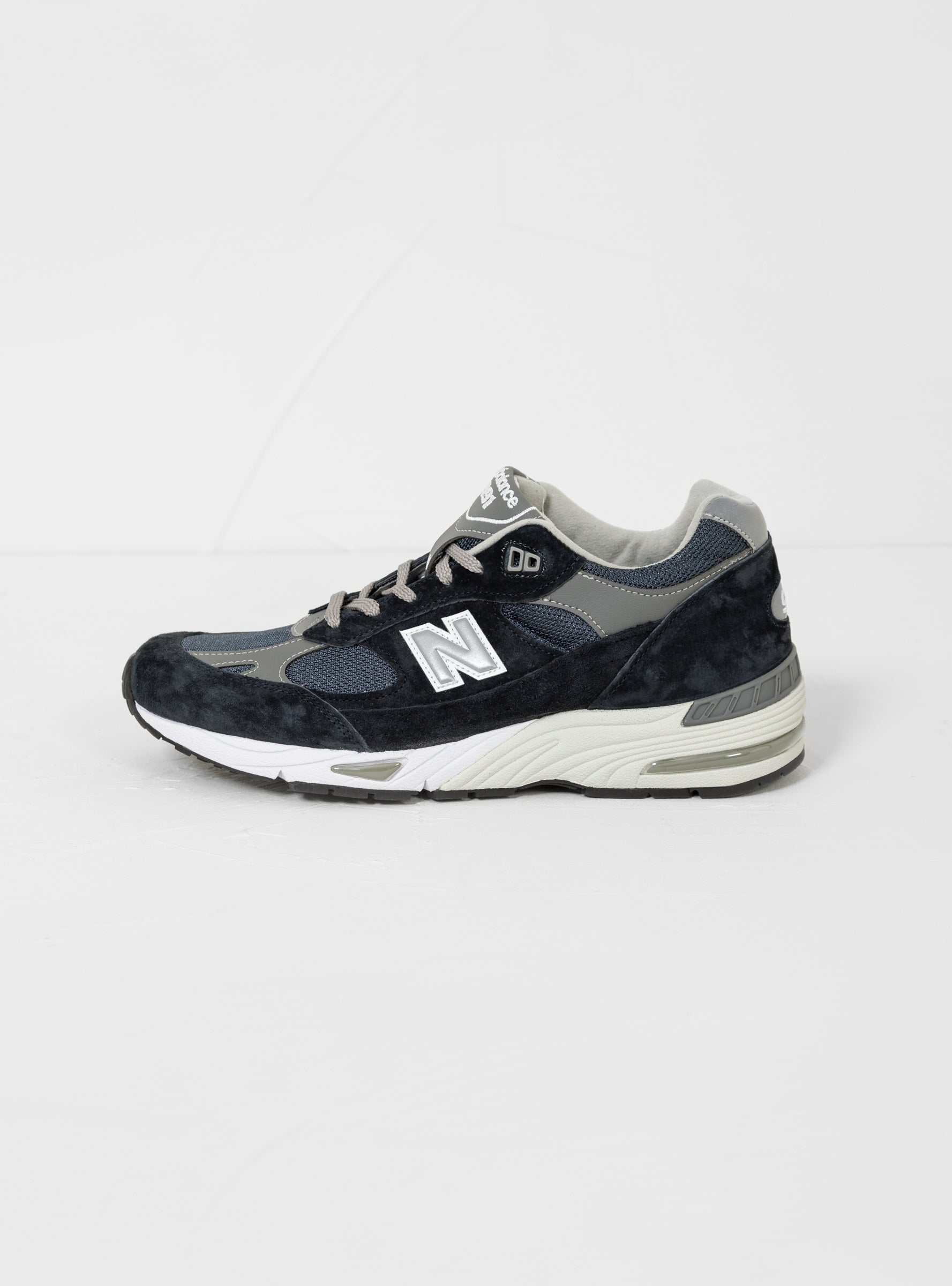 M991NV Sneakers Navy by New Balance | Couverture & The Garbstore