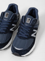 Made In US 990NV5 Sneakers Navy by New Balance | Couverture & The Garbstore