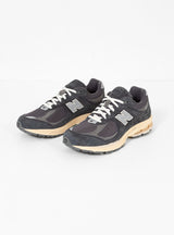 M2002RHO Phantom & Magnet by New Balance | Couverture & The Garbstore