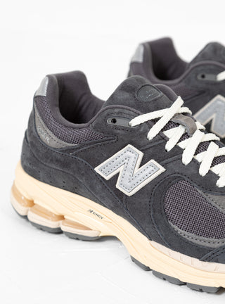 M2002RHO Phantom & Magnet by New Balance | Couverture & The Garbstore