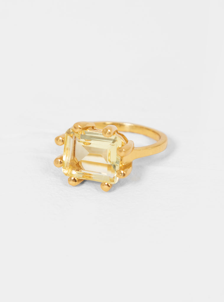 Square Claw Ring Lemon by Shyla | Couverture & The Garbstore