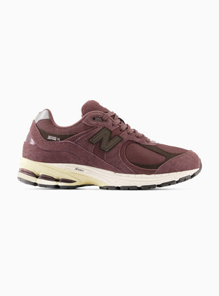 M2002RCD Sneakers Truffle by New Balance | Couverture & The Garbstore