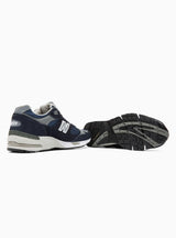 Made in UK M991NV Sneakers Navy & Grey by New Balance | Couverture & The Garbstore