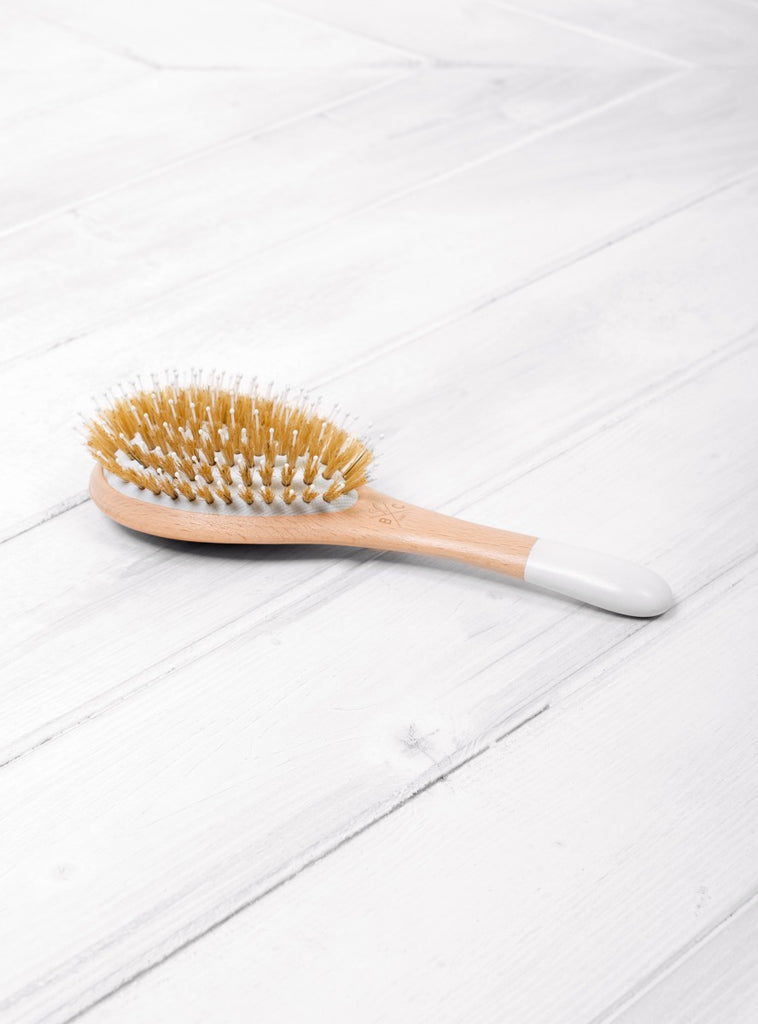 Detangling & Smoothing Brush by Bachca by Couverture & The Garbstore